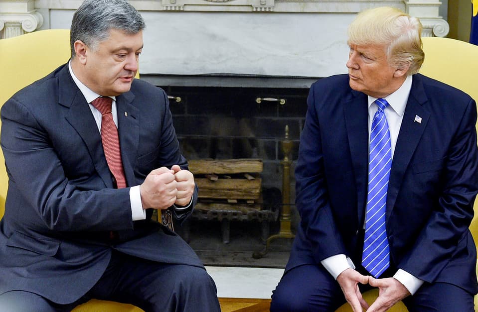 Politikos ekspertai ir apžvalgininkai įvertino istorinį P. Porošenkos susitikimą su D. Trampu