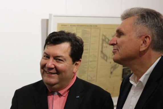E. Zingeris (kairėje). Nuotr. facebook.com