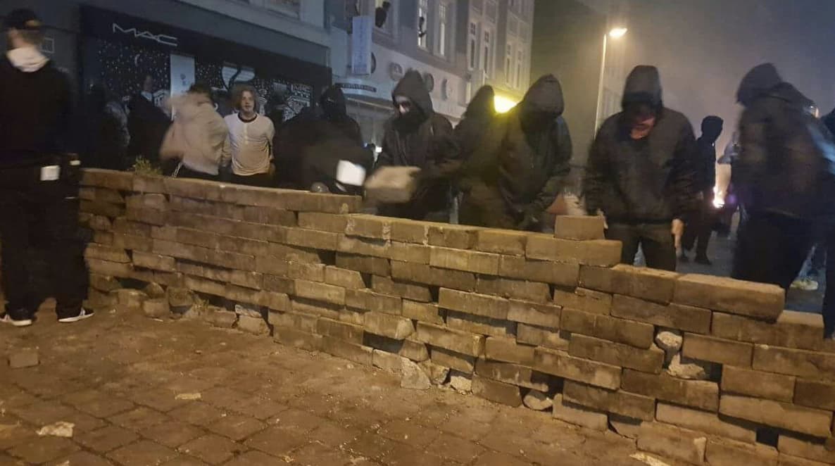 Vokietijos užsienio reikalų ministras: tai pakenks Vokietijos reputacijai pasaulyje (neramumų Hamburge vaizdai)