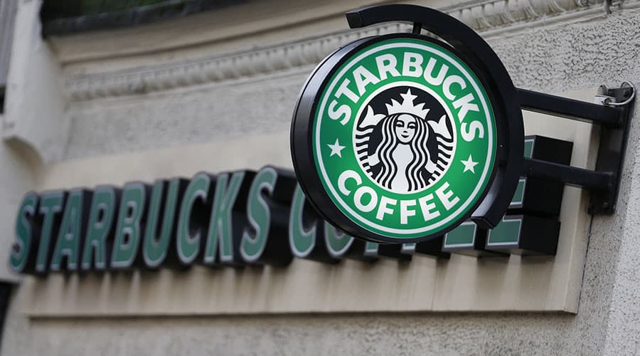 STARBUCKS tapo pabėgėlių prieglobsčiu