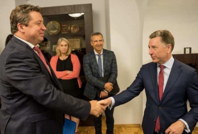 K. Volkeris (dešinėje). Nuot.r kam.lt