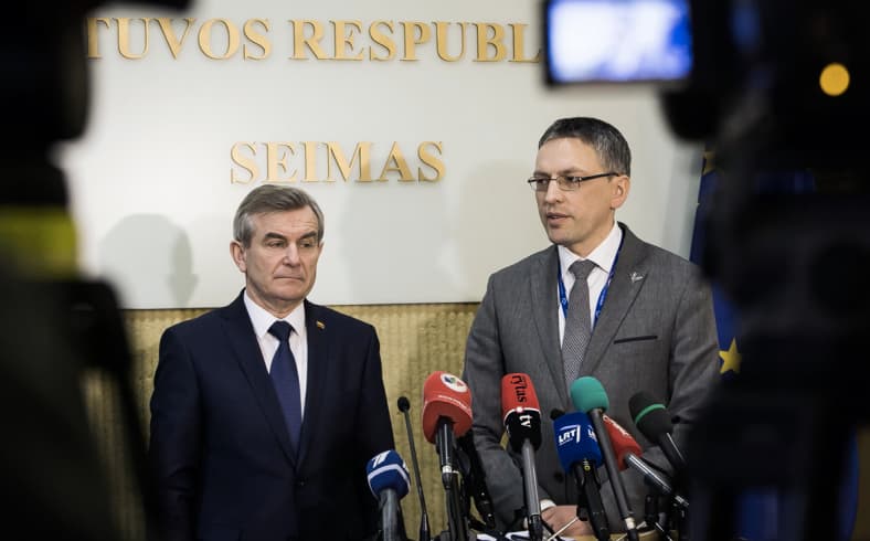 V. Bakas (dešinėje). Nuotr. lrs.lt