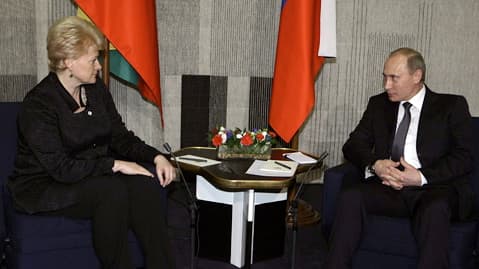 2010 m. D. Grybauskaitei V. Putinas pasiūlė dalyvauti AE Kaliningrade statybose