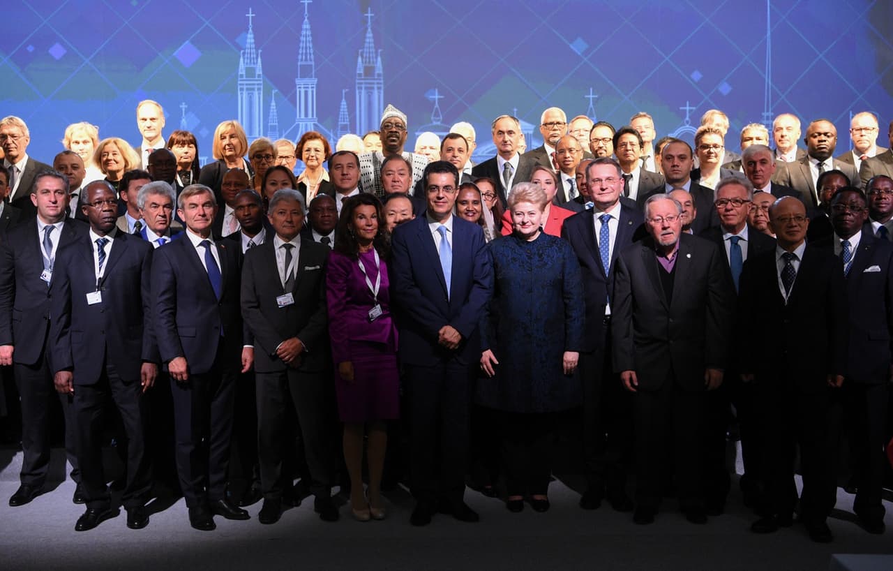 D> Grybauskaitė drauge su pasaulio konstitucinės teisės specialistais. Nuotr. facebook.com