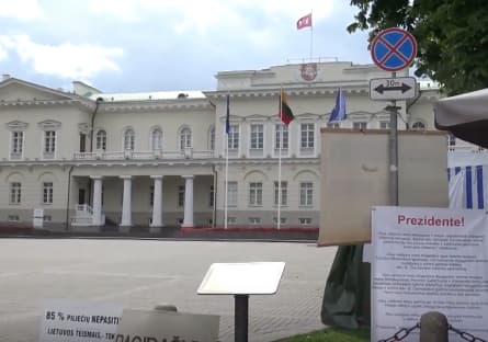 Apie Prezidento kanceliarijos kanclerio G. Krasausko susitikimą su akcijos prie Prezidentūros dalyviais