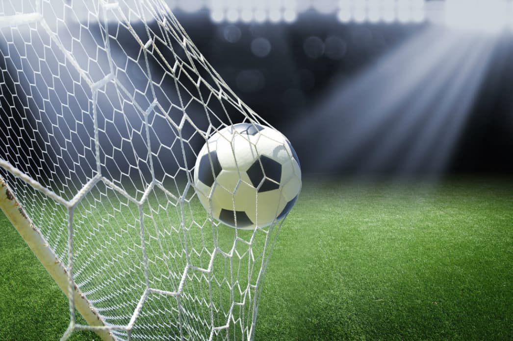 Viena iš penkių idėjų – futbolą Lietuvoje reikia pakelti iki krepšinio lygmens. Nuotr. steemit.com