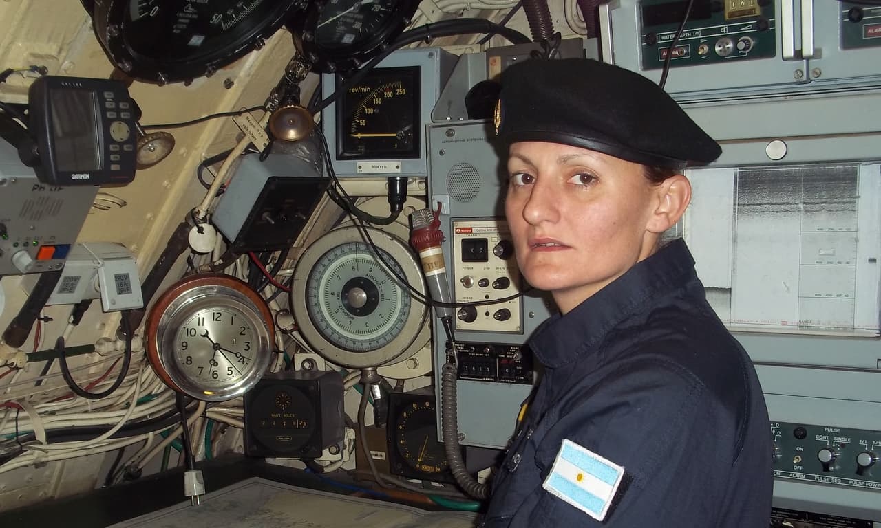 Dingusiame laive buvo ir pirmoji Argentinos povandenininkė karininkė moteris 35 metų Eliana Kravčik.