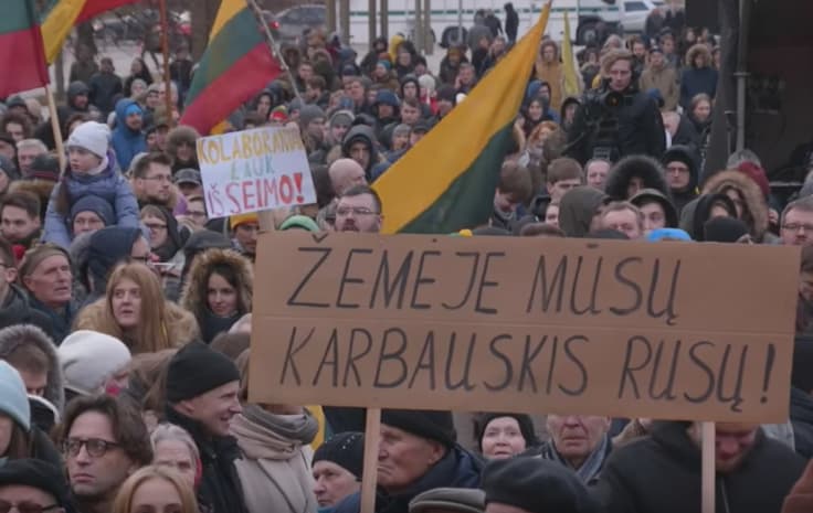 „Pilietinis“ cirkas prie Seimo