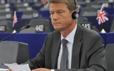 Bauginami grėsmėmis iš Rytų, net nepastebėsime, kada Vakarai užims Lietuvą