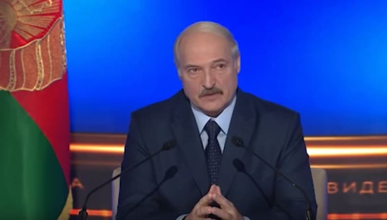 Baltarusijos diktatorius Aleksandras Lukašenka savo šalies žurnalistams nubrėžė veiklos gaires