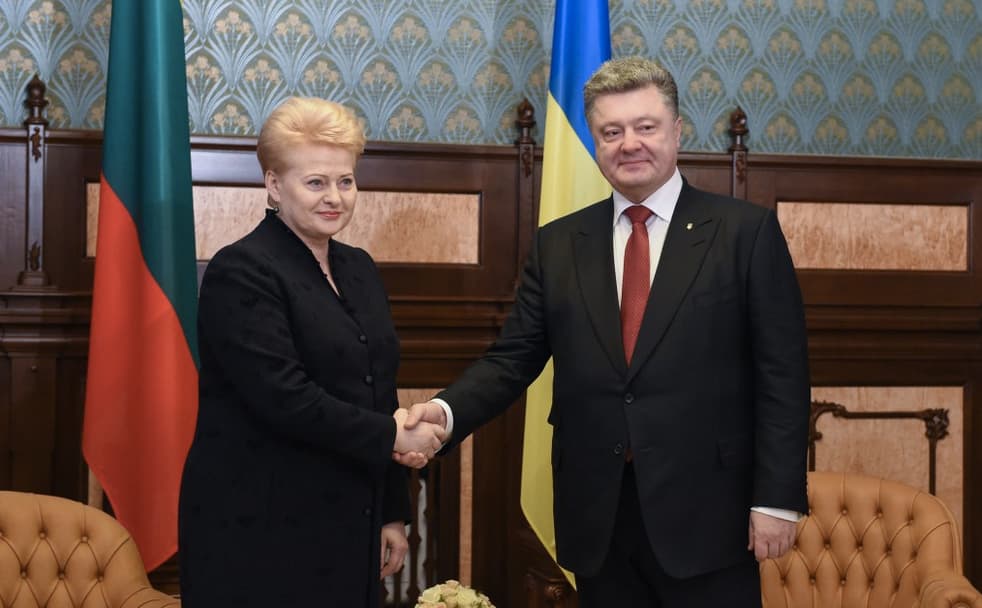 Lietuvos draugas, Ukrainos prezidentas Petro Porošenka (dešinėje).