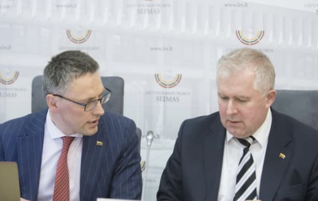 Bendražygiai kovojant su Rusijos grėsmėmis – V. Bakas ir A. Anušauskas. Nuotr. lrs.lt