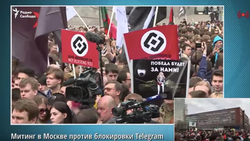Rusijoje skamba raginimai „versti carą“