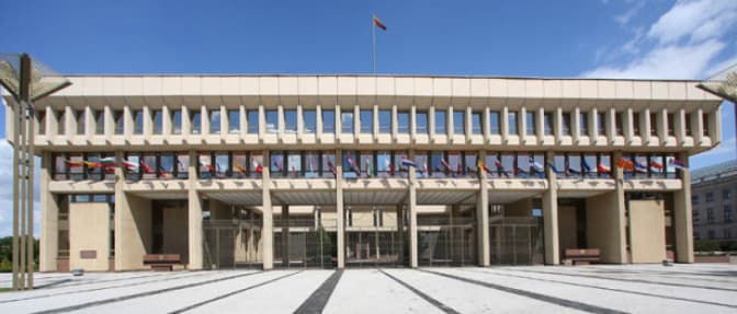 LR Seime yra dirbančių pažeidžiamų parlamentarų.