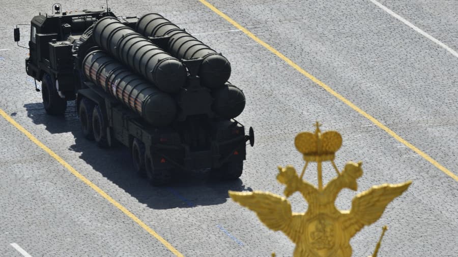 Nepaisant Vašingtono įspėjimų, Indija apsisprendė iš Rusijos pirkti S-400