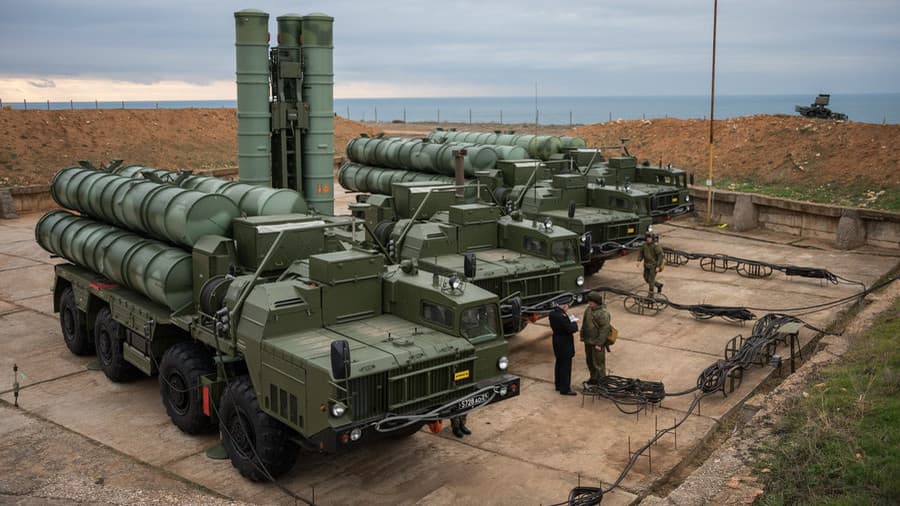 Kuo ypatinga zenitinių raketų sistema S-400 TRIUMF, dėl kurios taip nerimauja JAV?