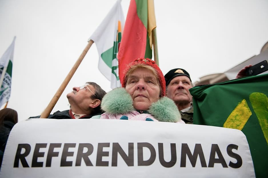 Referendumas kaip tiesioginės demokratijos instrumentas: kritinis požiūris