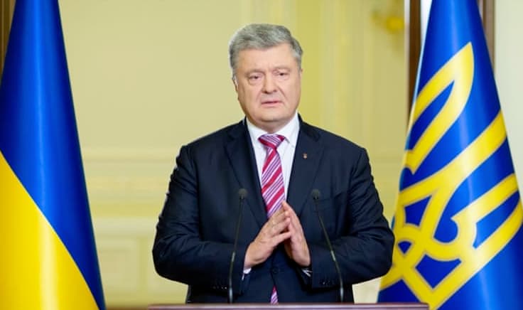 Pasižiūrėjus šį įrašą, kyla abejonių dėl Ukrainos prezidento P. Porošenkos psichinio stabilumo
