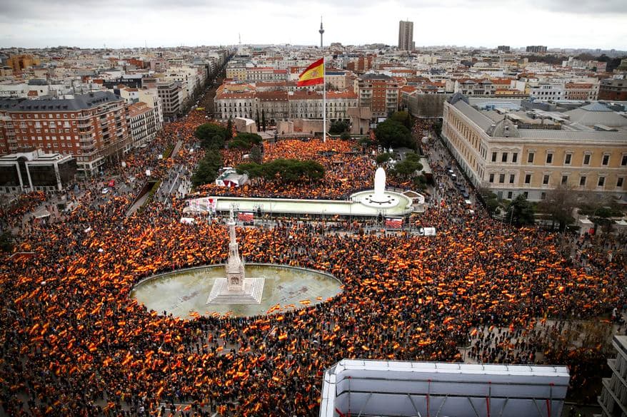 Tūkstančiai žmonių Madride protestuoja prieš katalonų separatistų teismą