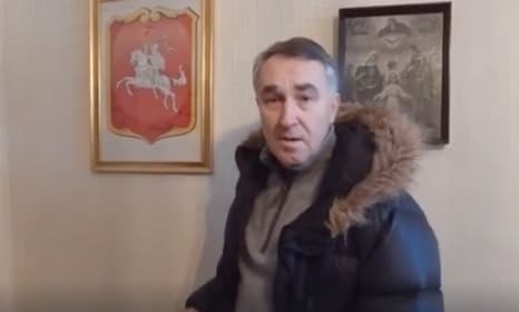 Penktus metus iš eilės badaujantis liberalas pristatė antrąją savo kurto filmo dalį apie save iš arčiau