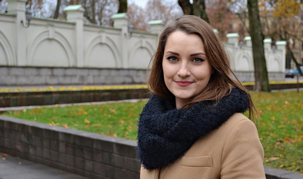 Žmonių partijos politikė nupurškė, sudegino ir užkasė simbolinį savo patriarcho kūną
