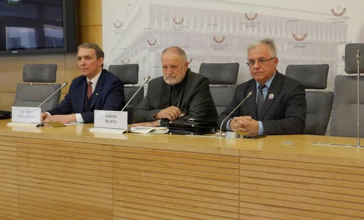 A. Juozaitis VRK įregistravo referendumo dėl daugybinės pilietybės oponentų grupę