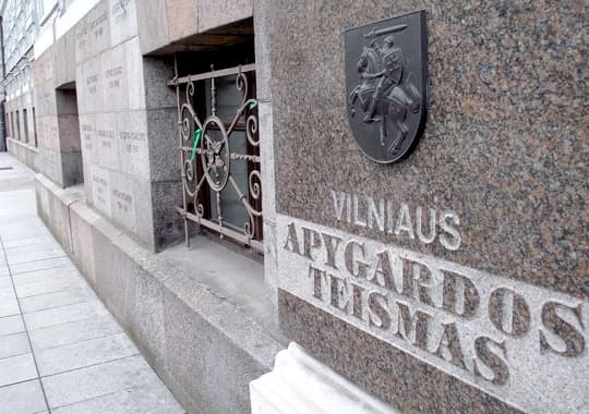 Piketas Pasaulinę tėvų atstūmimo supratimo dieną – balandžio 25-ą prie Vilniaus apygardos teismo
