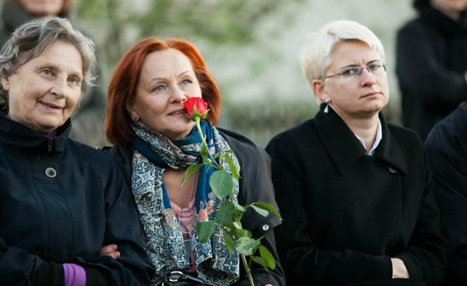 N. Oželytė (viduryje) – daugelio pilietinių akcijų dalyvė. Nuotr. facebook.com