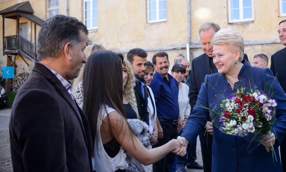 Prezidentės Dalios Grybauskaitės ir jos svitos susitikimas 2015 matais su į Lietuvą atvykusia pabėgėlių šeima.