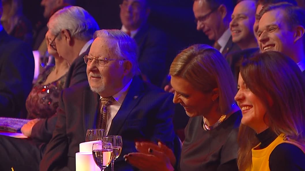 V. Landsbergis (pirmas iš kairės).