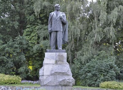 Dėl P. Cvirkos paminklo griovimo Vilniaus centre