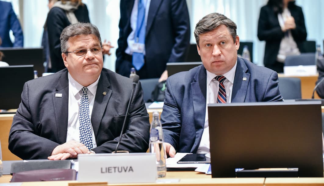 Ministrai L. Linkevičius ir R. Karoblis. Nuotr. urm.lt