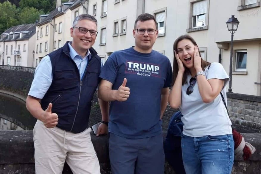 V. Bakas (kairėje) su bendražygiais. Nuotr. facebook.com