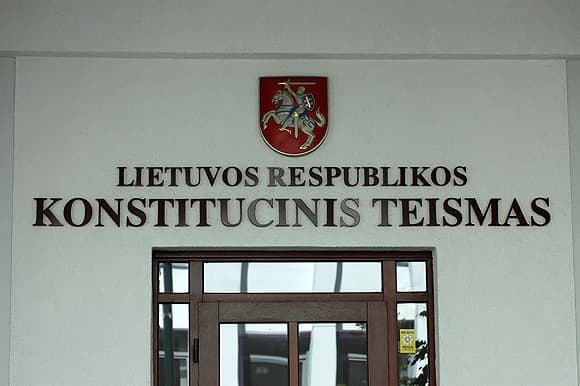 KT nagrinės dalį prašymo ištirti, ar Religinių bendruomenių ir bendrijų įstatymo nuostata neprieštarauja Konstitucijai