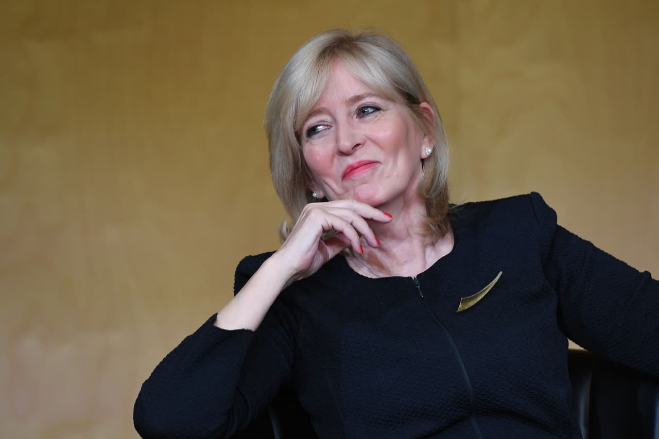 Emily O'Reilly anksčiau buvo Airijos ombudsmenė, o prieš tai dirbo žurnaliste.
