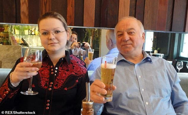 Pasak N. Beikerio, niekas Skripalių nenuodijo.