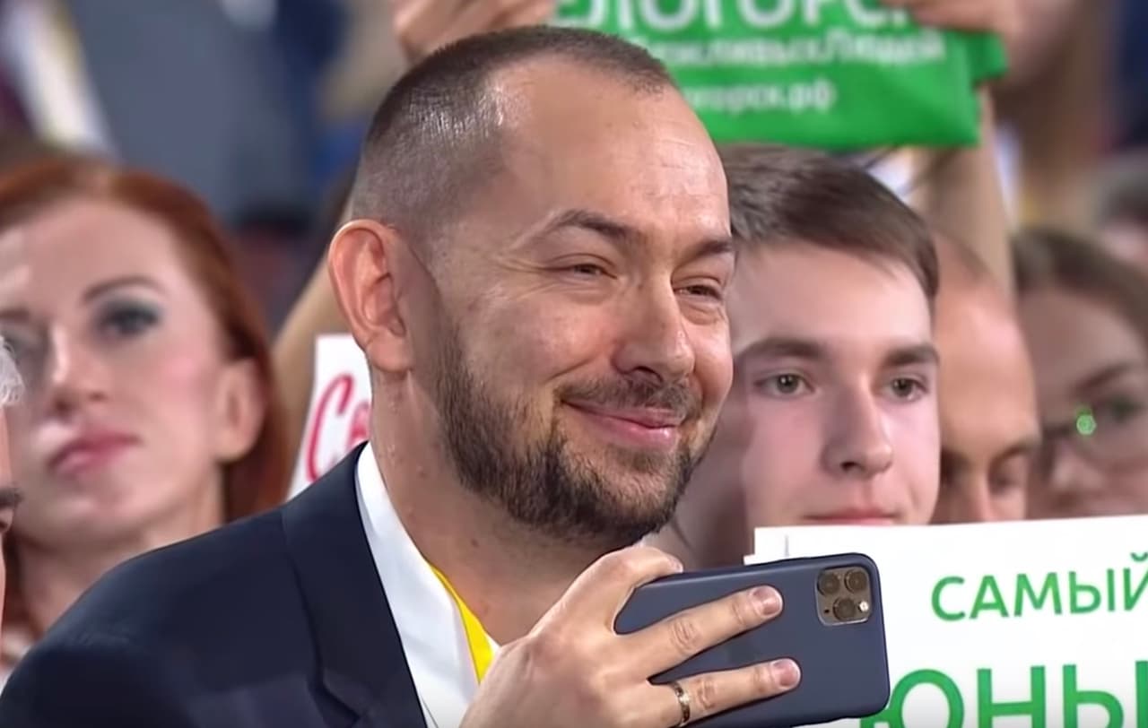 Ukrainiečių žurnalistui V. Putinas atskleidė, kaip jį Minske derybininkai paėmė už gerklės