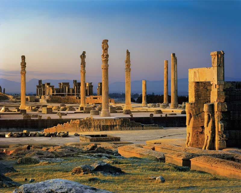 Vienas įspūdingiausių Irano kultūros paveldo objektų Persepolis (gr. „persų miestas“) buvo senovės Persijos sostinė, maždaug 70 km nuo dabartinio Širazo miesto Irane.