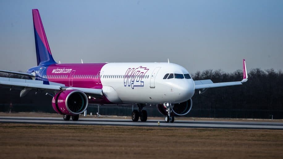 „Wizz Air“ pranešė, kad nors ir labai stengiasi, 100 procentų negali užtikrinti keleivių saugumo dėl koronaviruso