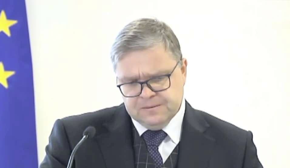 Lietuvos banko lyderiui Vitui Vasiliauskui šiuo metu įtemptos nuolatinio skaičiavimo ir perskaičiavimo laikotarpis.