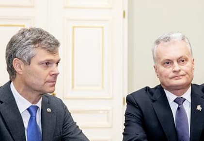 VSD lyderis D. Jauniškis ir šalies vadovas G. Nausėda.