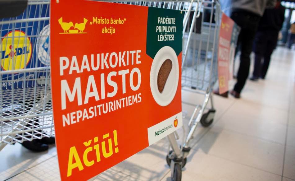 „Lidl“ pirkėjai dosniai prisidėjo parama pavasarinei „Maisto banko“ akcijai
