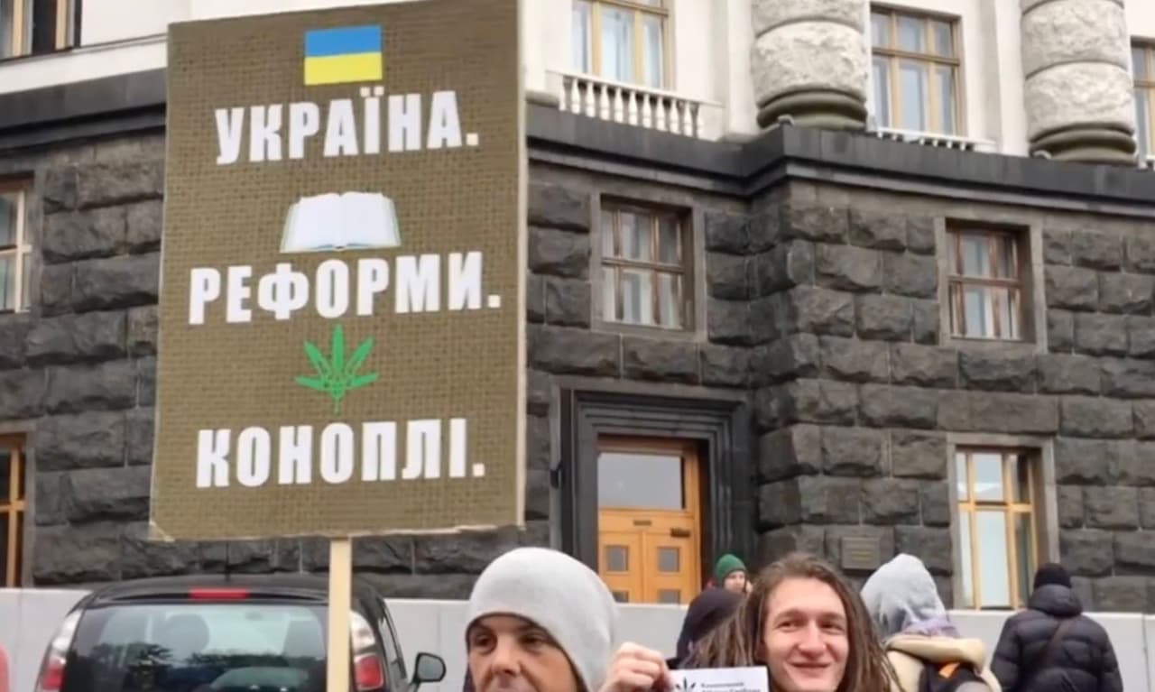 Ukraina ir vėl aplenkė Lietuvą – įteisino lengvuosius narkotikus