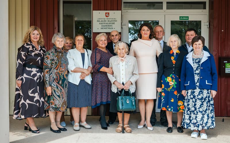 Pirmoji valstybės ponia Nausėdienė susitiko su senjorais ir jų prižiūrėtojais