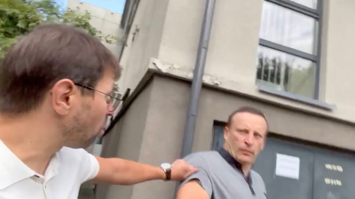 Prokuroras Vasiliauskas viešoje vietoje trinktelėjo Celofanui