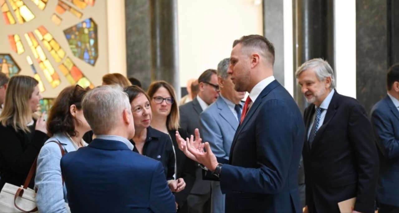 Landsbergis ES šalių ambasadriams nurodė pamiršti nuovargį ir baimę dėl Ukrainos