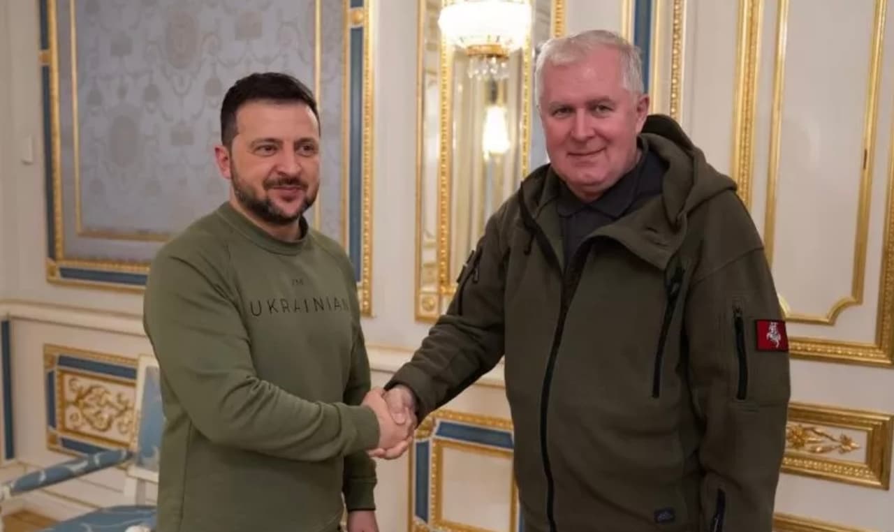 Anušauskas Ukrainoje pristatė Lietuvos pastangas perduodant karinę techniką ir įrangą