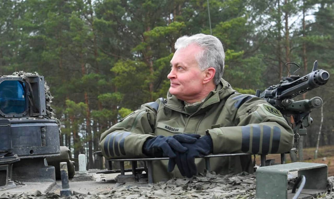 Nausėda pasipiktino, kad Lietuva praleido progą daugiau prisiskolinti atgrasymui