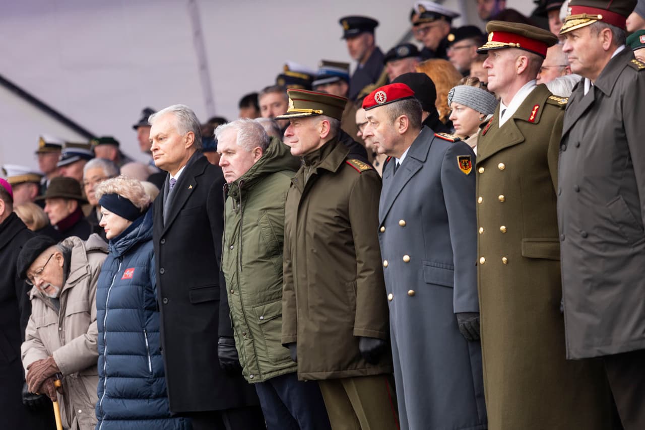 Parado dieną neišvengta priminti, kad Lietuvos kariuomenės tėvas yra mažiausiai tris kartus išdavikas