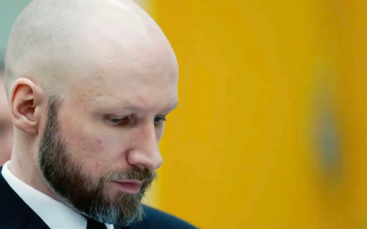 Breivikas kalėjime laikomas nepakenčiamomis sąlygomis